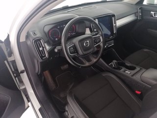 VOLVO XC40 D4 AWD Geartronic Momentum