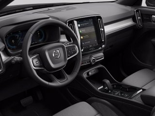 VOLVO XC40 2.0 b3 Plus Dark auto