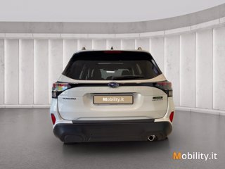 SUBARU Forester 2.0i e-boxer 4dventure lineartronic