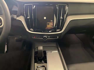 VOLVO V60 2.0 b4 Plus Dark auto