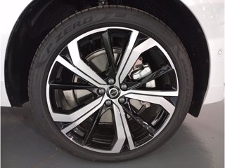 VOLVO XC60 2.0 t6 recharge phev obc 6,4kW Ultimate Dark awd auto