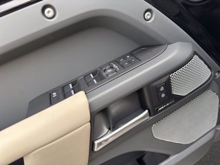 LAND ROVER Defender 130 3.0D I6 300 CV AWD Auto Outbound