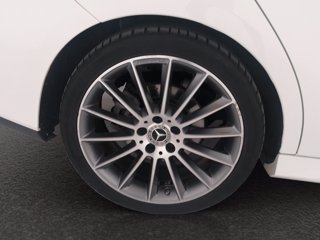 MERCEDES Cla shooting brake 180 premium auto