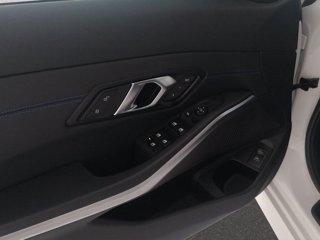 BMW 320d touring mhev 48v xdrive msport auto