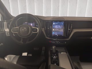 VOLVO XC60 2.0 b4 R-design awd auto