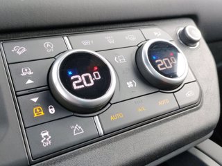 LAND ROVER Defender (2019) LAND ROVER 110 3.0D I6 200 CV AWD Auto X-Dynamic SE