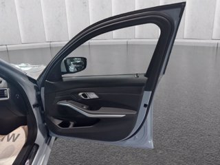 BMW 330e touring xdrive msport auto