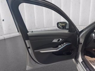 BMW 330e touring xdrive msport auto