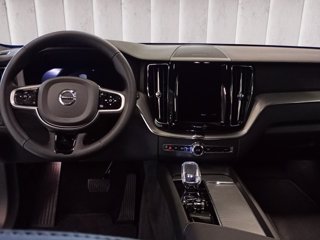 VOLVO XC60 2.0 b5 Plus Dark awd auto