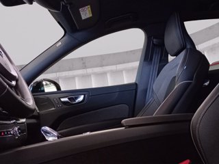 VOLVO XC60 2.0 b5 Plus Dark awd auto