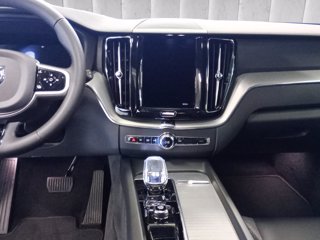 VOLVO XC60 2.0 b5 Plus Dark awd auto