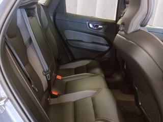 VOLVO XC60 2.0 b4 R-design awd auto