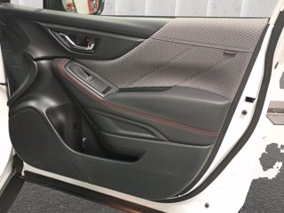 SUBARU Forester 2.0i e-boxer 4dventure lineartronic