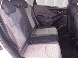 SUBARU Forester 2.0i e-boxer 4dventure lineartronic