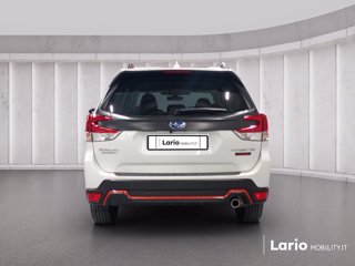 SUBARU Forester 2.0i e-boxer 4dventure lineartronic