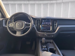 VOLVO XC60 2.0 b4 Plus Dark auto