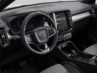 VOLVO XC40 2.0 b3 Plus Dark auto