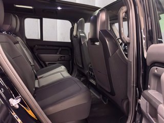 LAND ROVER Defender (2019) LAND ROVER 110 4.4 V8 635 CV AWD Auto OCTA Black