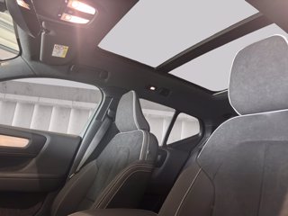 VOLVO XC40 2.0 b3 Ultra Black Edition auto