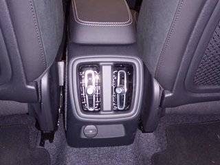 VOLVO XC40 2.0 b3 Ultra Black Edition auto