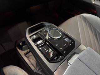 BMW Ix m70