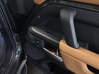 LAND ROVER Defender (2019) LAND ROVER 110 5.0 V8 525 CV AWD Auto