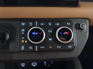 LAND ROVER Defender (2019) LAND ROVER 110 5.0 V8 525 CV AWD Auto