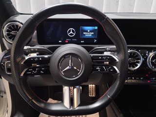 MERCEDES A 250 amg line premium plus 4matic auto