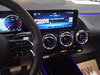 MERCEDES Gla 200 d amg line premium 4matic auto