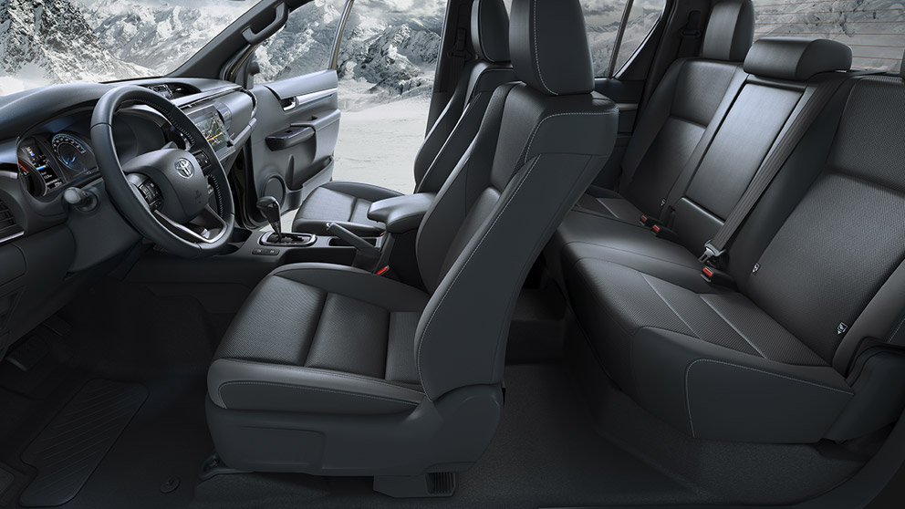 Toyota Hilux Monza e Brianza interni