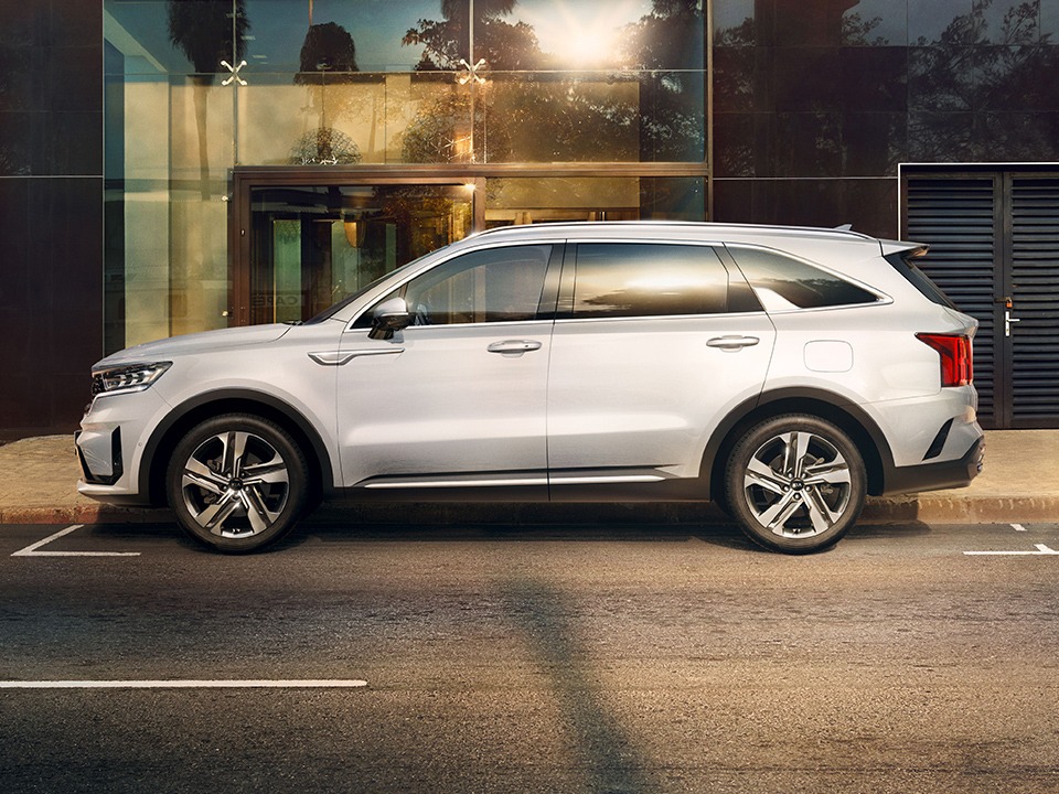 Kia Sorento Hev Milano esterni 2