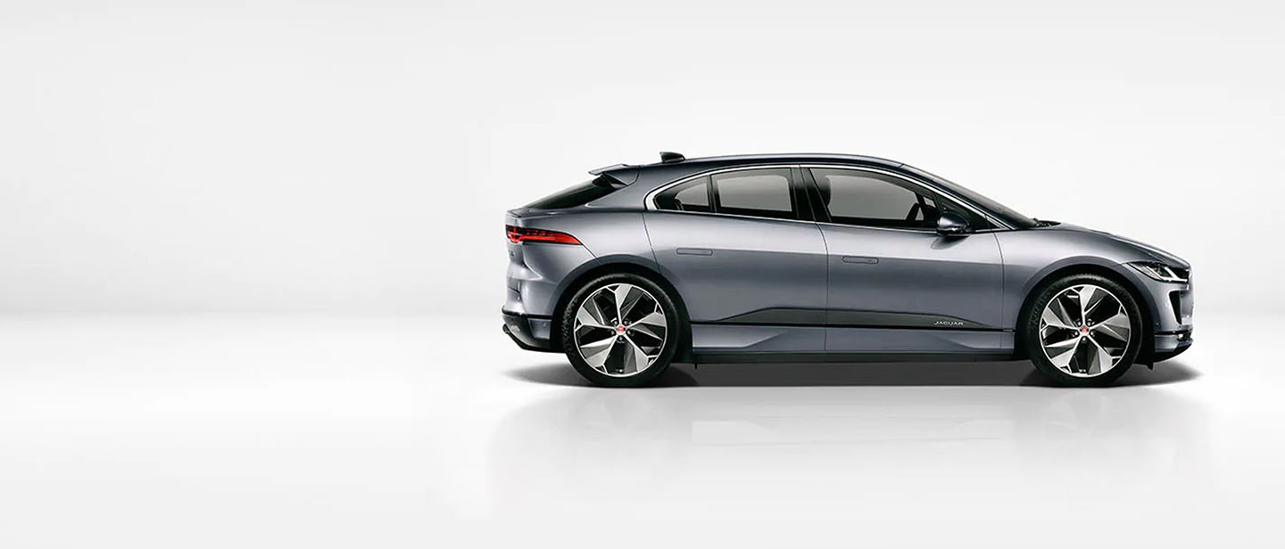 Jaguar I Pace promozione Milano slide