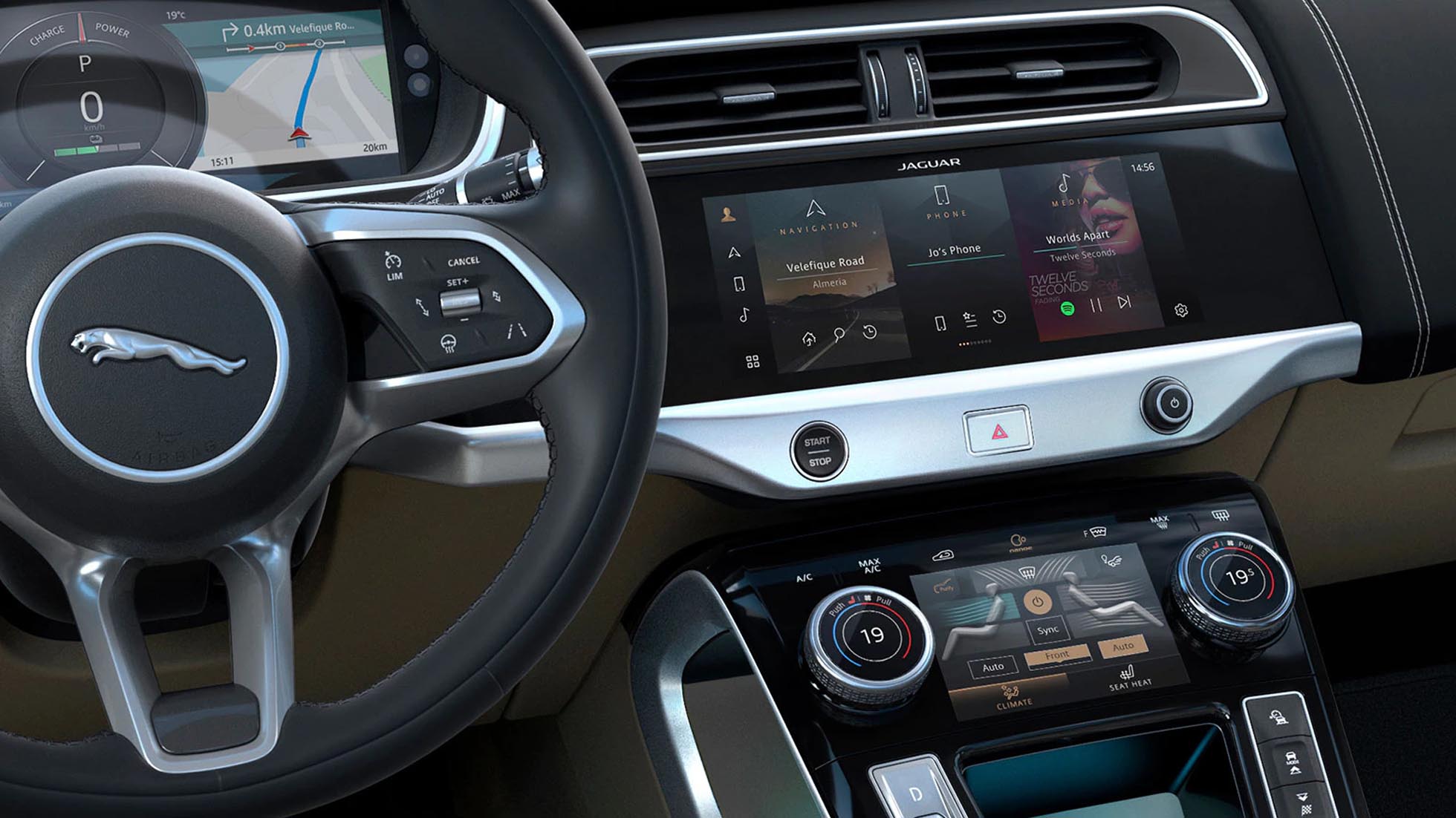 Jaguar I Pace Milano display