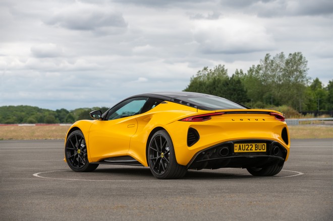 05 Lotus Emira