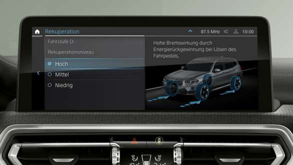 BMW iX3 Bergamo Lecco Sondrio display
