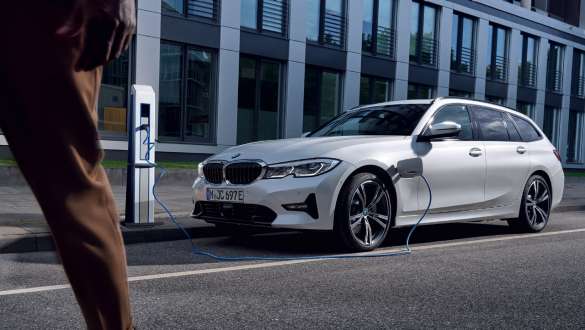 BMW Serie 3 Touring Plug In Hybrid Bergamo Lecco Sondrio ricarica