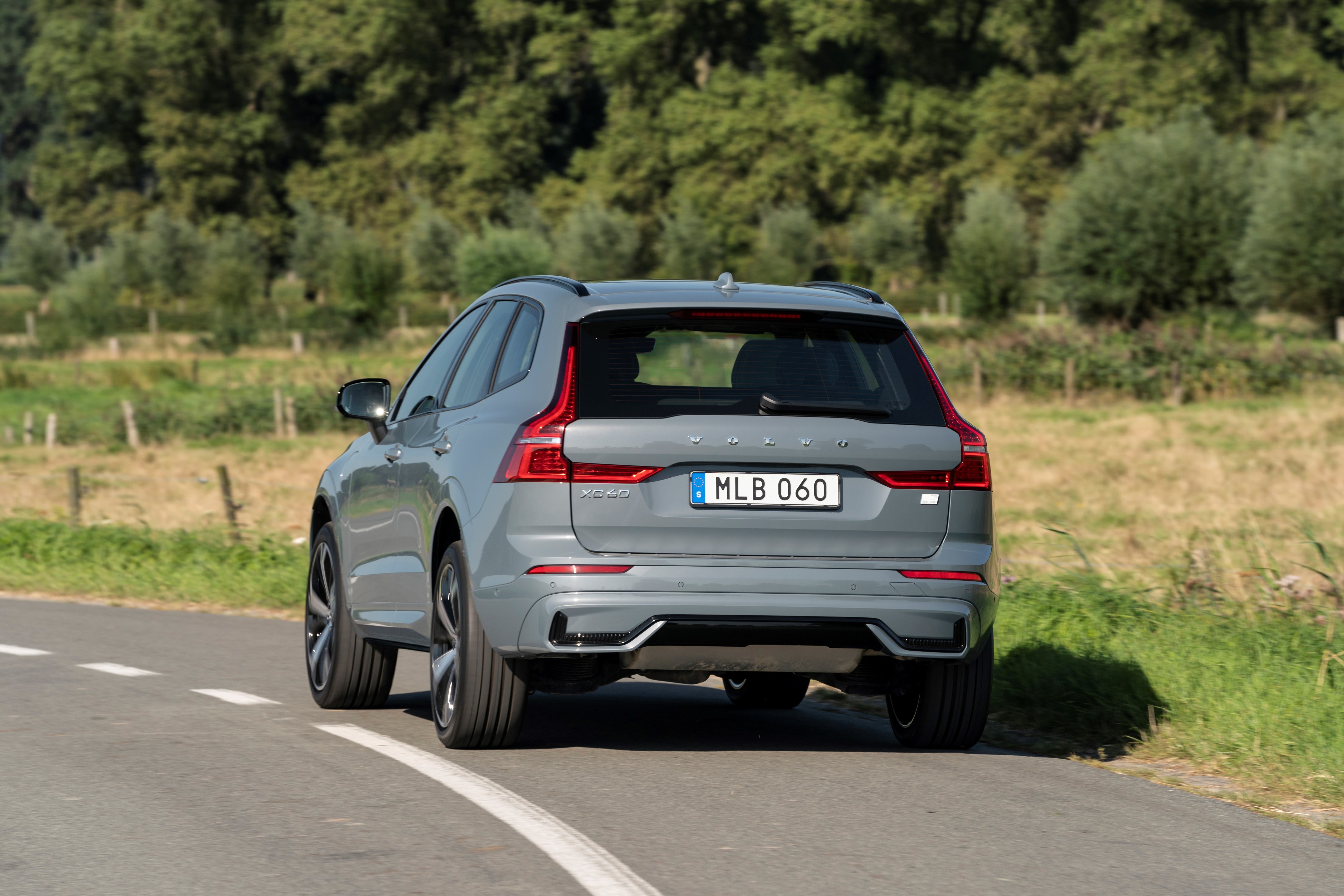 288149 Volvo XC60 Recharge T8 AWD Thunder Grey (1)