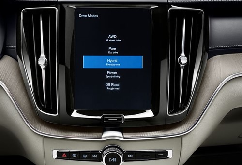 Volvo V60 Cross Country Monza e Brianza display