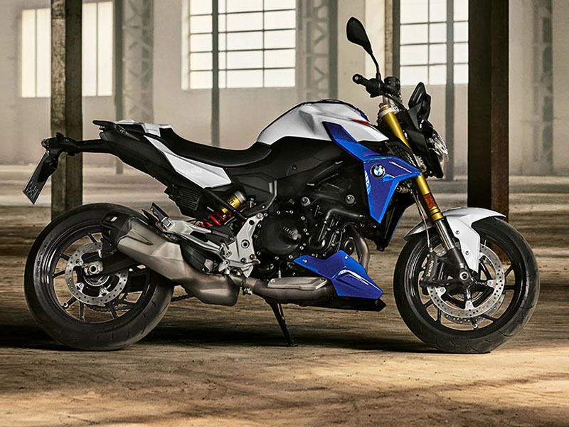 BMW F900r Lecco Sondrio slide