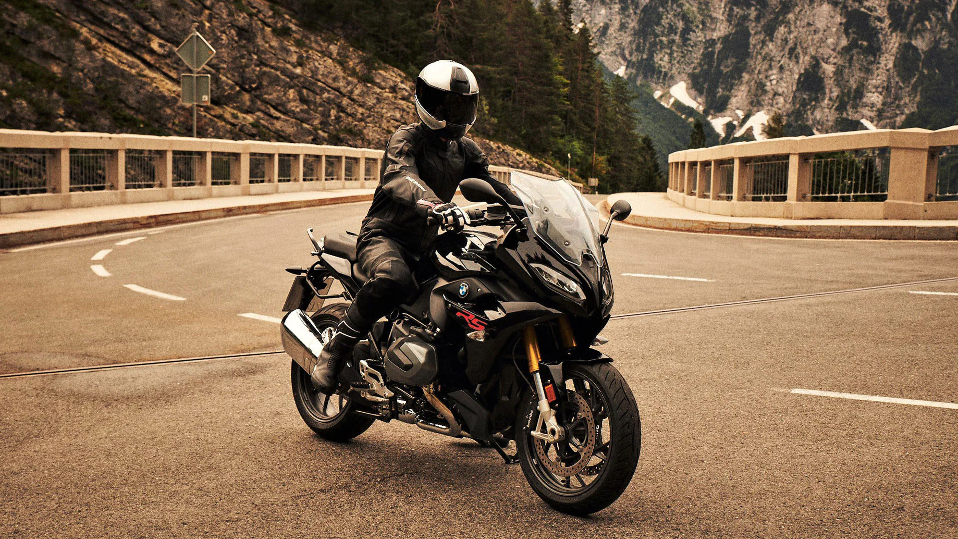 BMW R1250RS Lecco Sondrio esterni