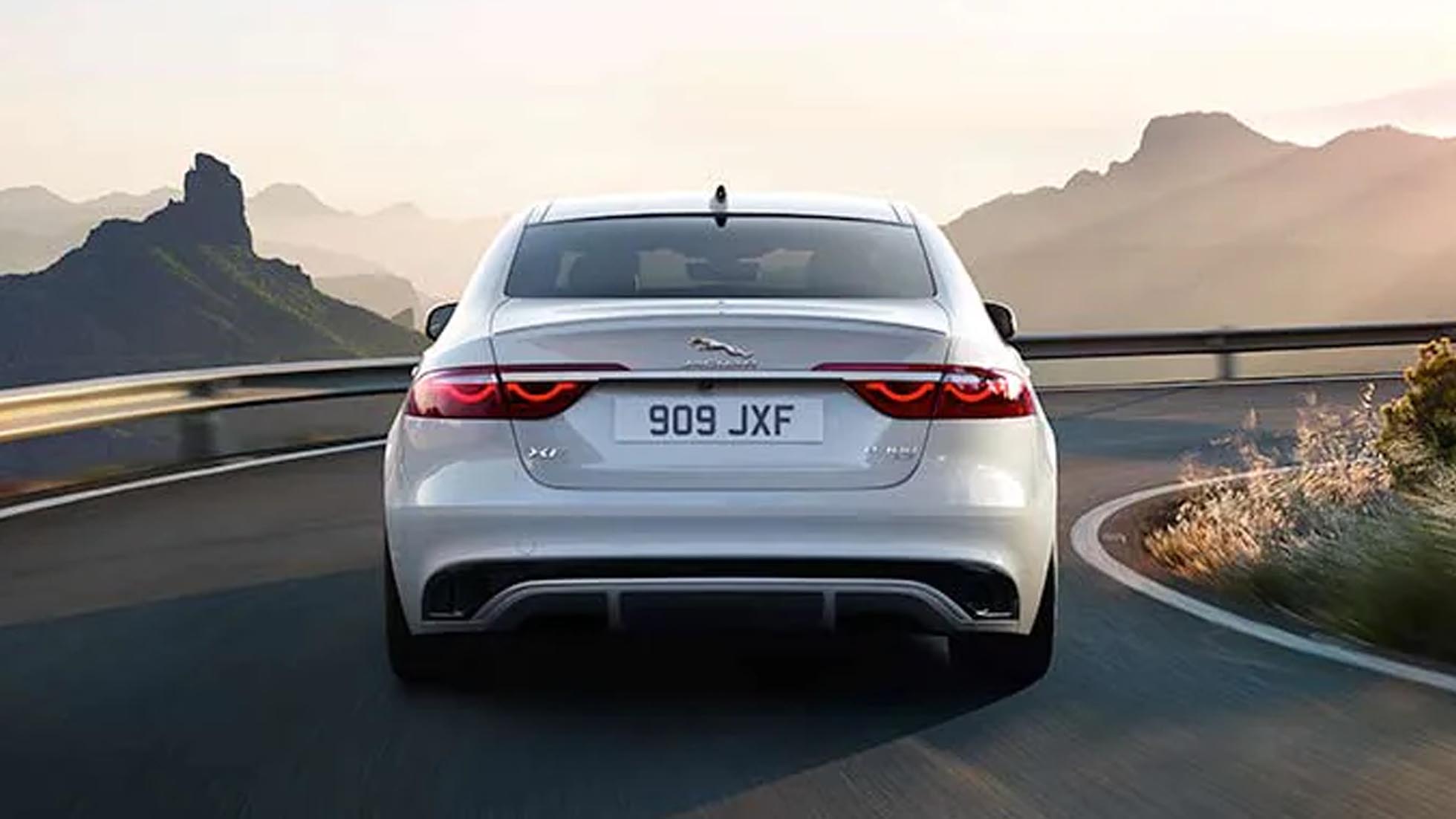 Jaguar Xf Milano esterni