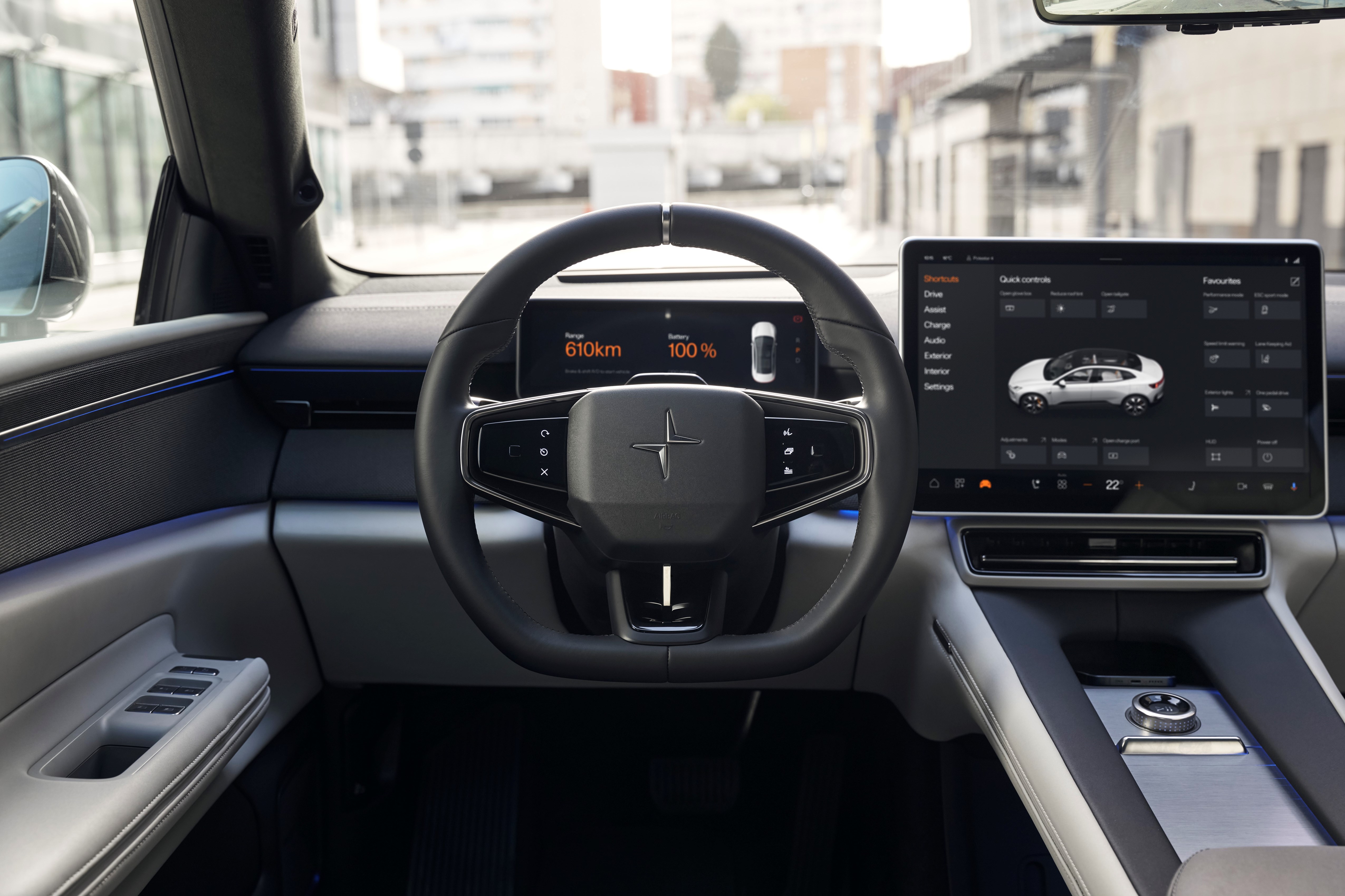 683306 20240820 Polestar Delivers First Customer Polestar 4 SUV Coup S In Europe (1)