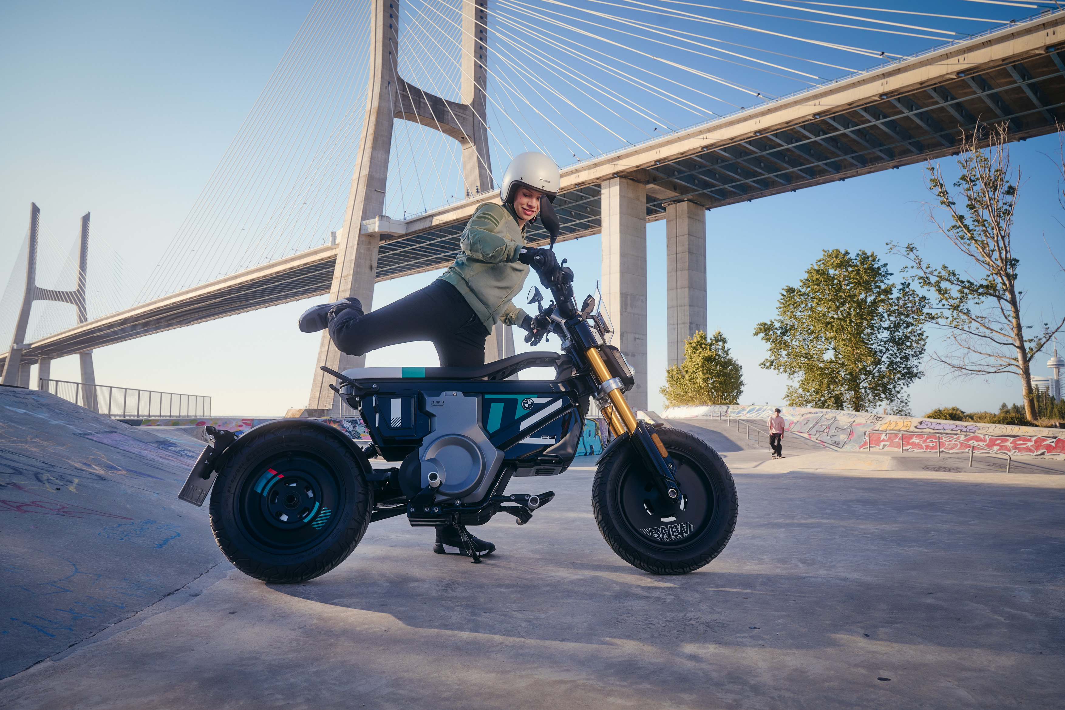 P90512790 Highres The New Bmw Ce 02 07