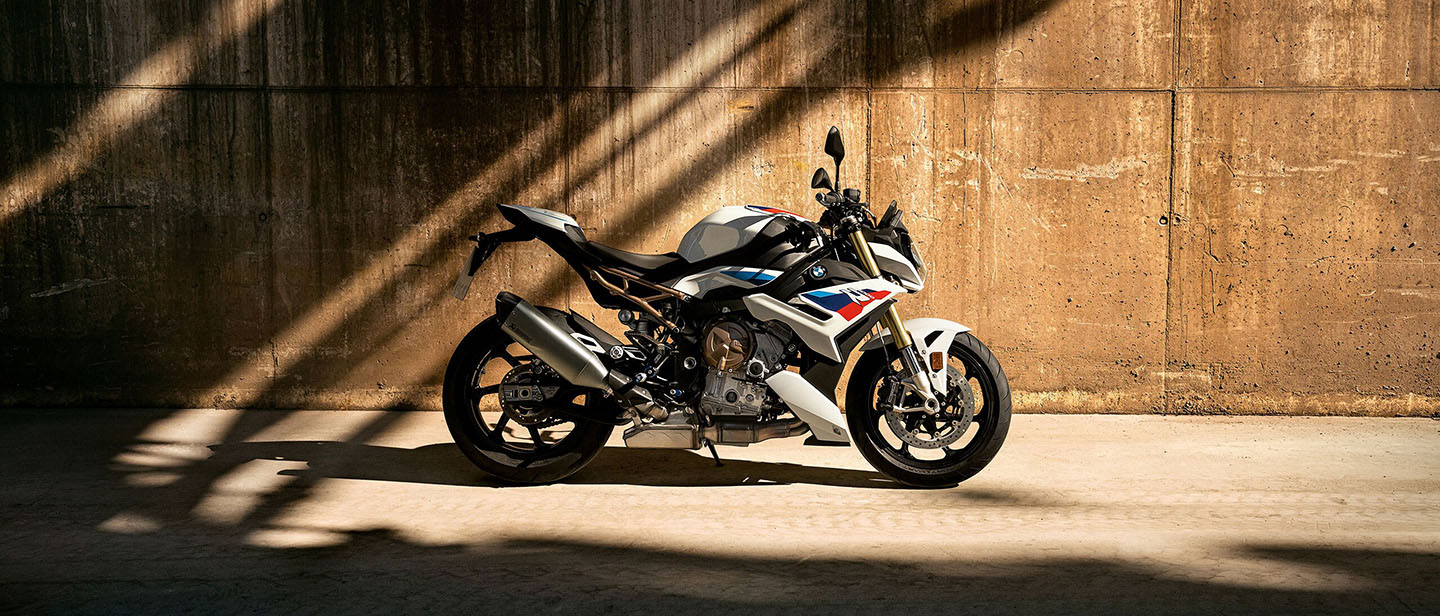 BMW S1000r Lecco Sondrio slide