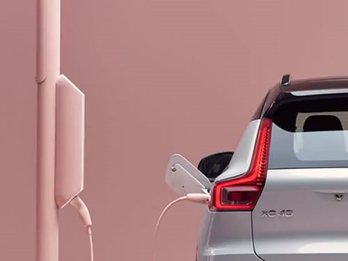 Volvo Xc40 Recharge Monza e Brianza ricarica