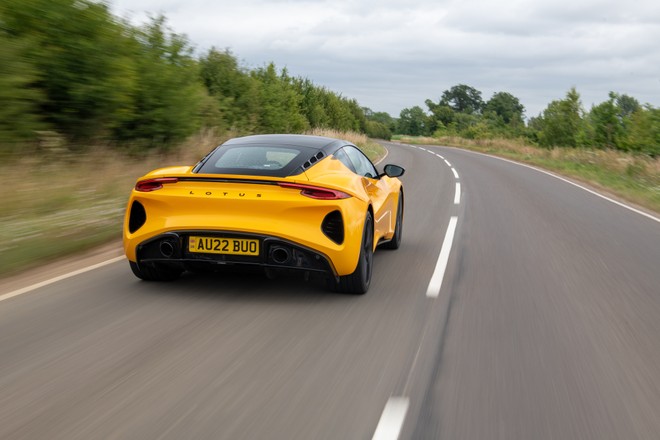 07 Lotus Emira