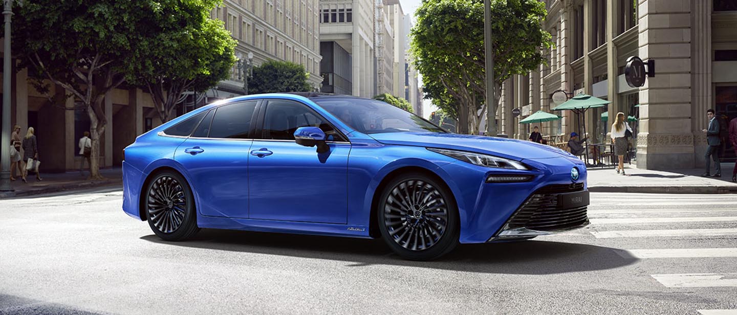 Toyota Mirai Monza e Brianza slide