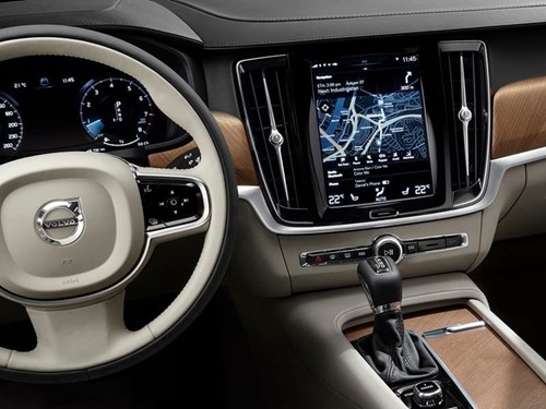 Volvo S90 Monza e Brianza display