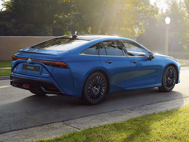 Toyota Mirai Monza e Brianza slide