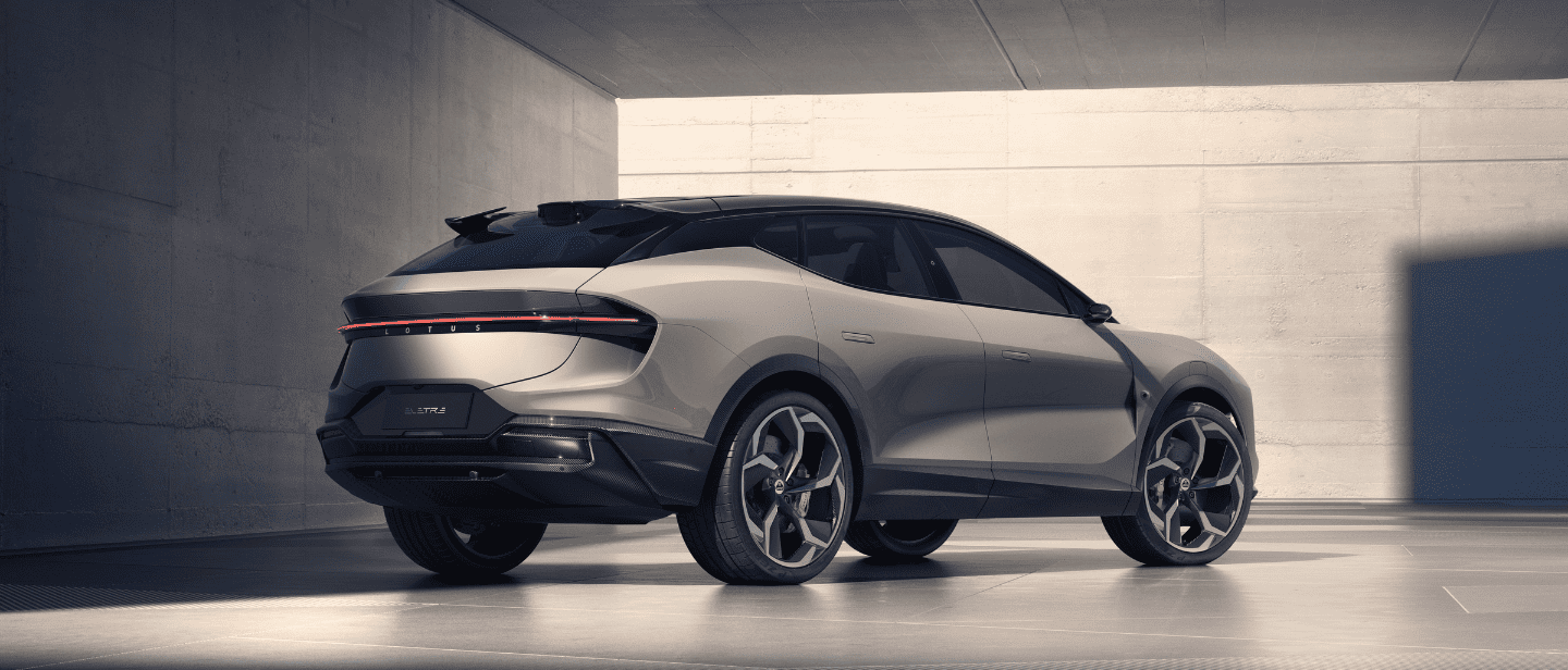 Lotus Eletre Trequarti Retro